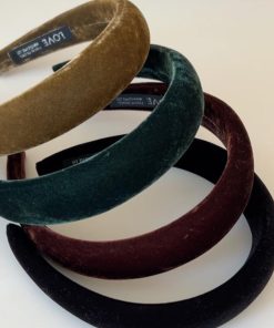 High-Quality Korean Velvet LOVE Headband - Retro Wide Hair Clip for Autumn & Winter, Face-Slimming Crown Accessory