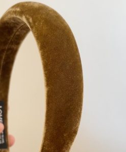 High-Quality Korean Velvet LOVE Headband - Retro Wide Hair Clip for Autumn & Winter, Face-Slimming Crown Accessory