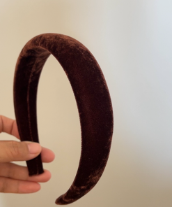 High-Quality Korean Velvet LOVE Headband - Retro Wide Hair Clip for Autumn & Winter, Face-Slimming Crown Accessory