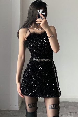 High-Quality Metal Letter Design Versatile Waist Chain Belt for Stylish Layering and Unique Outfits
