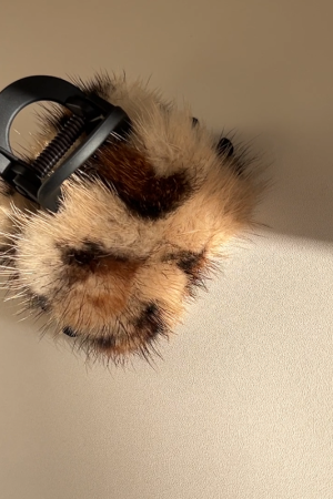 High-Quality Mink Fur Leopard Print Hair Claw Clip for Thick Hair - Korean Style Shark Clip for Autumn/Winter Accessories