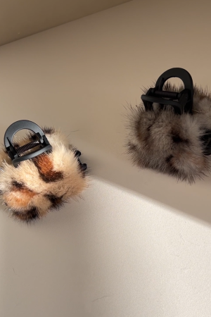 High-Quality Mink Fur Leopard Print Hair Claw Clip for Thick Hair - Korean Style Shark Clip for Autumn/Winter Accessories