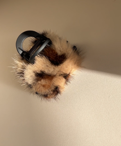 High-Quality Mink Fur Leopard Print Hair Claw Clip for Thick Hair - Korean Style Shark Clip for Autumn/Winter Accessories