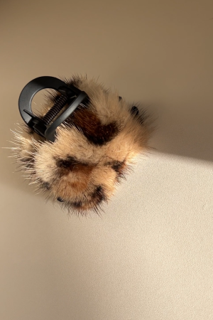 High-Quality Mink Fur Leopard Print Hair Claw Clip for Thick Hair - Korean Style Shark Clip for Autumn/Winter Accessories