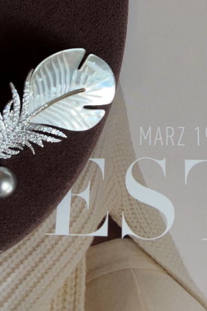 High-Quality Natural Shell Full Diamond Feather Brooch - Elegant Autumn Winter Fashion Accessory for Suit and Sweater