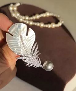 High-Quality Natural Shell Full Diamond Feather Brooch - Elegant Autumn Winter Fashion Accessory for Suit and Sweater