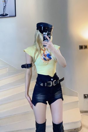 High-Waist Slimming Body-Hugging Stretchy Denim Shorts with Irregular Hem - Trendy 90s Inspired Design