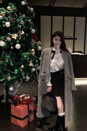 High-Waisted Black Gold Buckle Pleated A-Line Short Skirt for Women - Spring Summer Fashion, Elegant Slim Fit, Chic Style