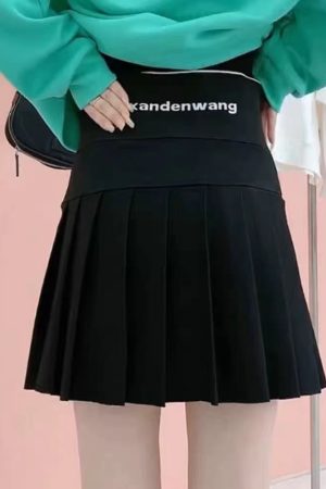 High-Waisted Black Pleated A-Line Skirt for Autumn & Winter - Stretchy Elastic Waist Short Umbrella Skirt for Slimming Fit