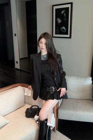 High-Waisted Black Pleated A-Line Skirt with Belt - Summer Slim Half Skirt for a Sexy 90s-Inspired Look