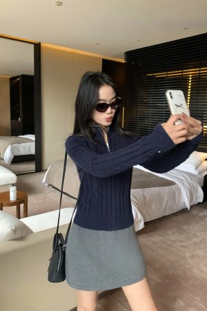 High-Waisted Black Woolen Mini Skirt for Women - Elegant Bodycon Design, Versatile Autumn & Winter Fashion