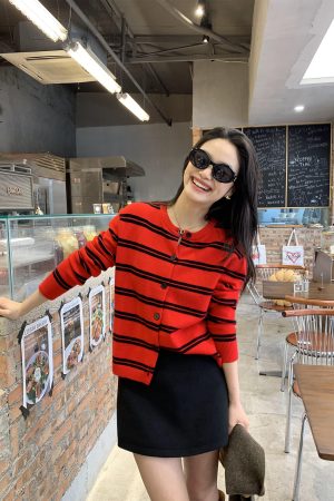 High-Waisted Black Woolen Mini Skirt for Women - Elegant Bodycon Design, Versatile Autumn & Winter Fashion