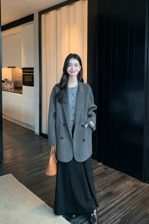 High-Waisted Pleated Midi Skirt for Women - Slimming Loose Straight A-Line Skirt in Elegant Design, Perfect for 90s and Y2K Style.