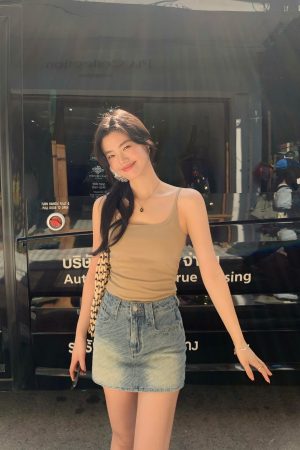 High-Waisted Retro Denim Mini Skirt for Women - Nostalgic Street Style Bodycon Design