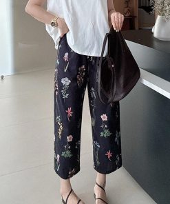 High-Waisted Retro Floral Cropped Pants for Women - Casual Slim-Fit Summer 2025 Style