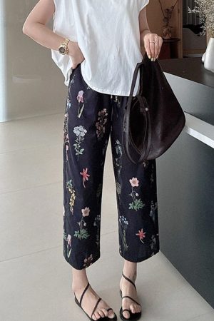 High-Waisted Retro Floral Cropped Pants for Women - Casual Slim-Fit Summer 2025 Style