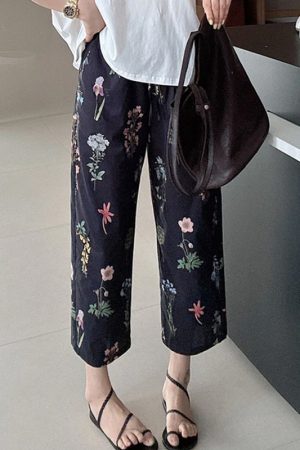 High-Waisted Retro Floral Cropped Pants for Women - Casual Slim-Fit Summer 2025 Style