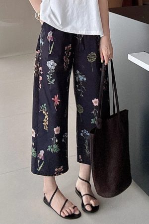 High-Waisted Retro Floral Cropped Pants for Women - Casual Slim-Fit Summer 2025 Style