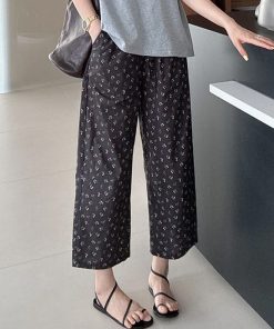 High-Waisted Retro Floral Cropped Pants for Women - Casual Slim-Fit Summer 2025 Style