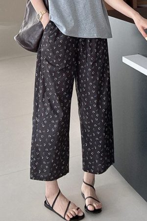 High-Waisted Retro Floral Cropped Pants for Women - Casual Slim-Fit Summer 2025 Style
