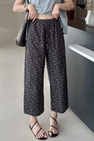 High-Waisted Retro Floral Cropped Pants for Women - Casual Slim-Fit Summer 2025 Style