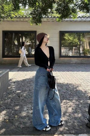 High-Waisted Wide-Leg Blue Washed Vintage Jeans - Heavy-Duty Floor-Length Pants for Women - Versatile Autumn Fashion