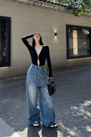 High-Waisted Wide-Leg Blue Washed Vintage Jeans - Heavy-Duty Floor-Length Pants for Women - Versatile Autumn Fashion