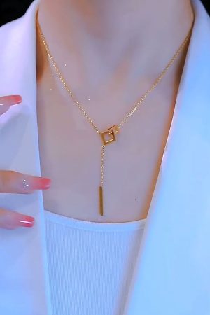 Hollow Square Tassel Pendant Necklace for Women, Minimalist Collarbone Chain, Chic Niche Design, Fashion Jewelry 2025