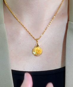 Hong Kong-Style Retro Hollow Yellow Flower Necklace - Trendy Goddess Clavicle Chain for Women, Versatile Niche Design