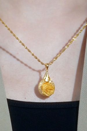 Hong Kong-Style Retro Hollow Yellow Flower Necklace - Trendy Goddess Clavicle Chain for Women, Versatile Niche Design