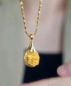 Hong Kong-Style Retro Hollow Yellow Flower Necklace - Trendy Goddess Clavicle Chain for Women, Versatile Niche Design