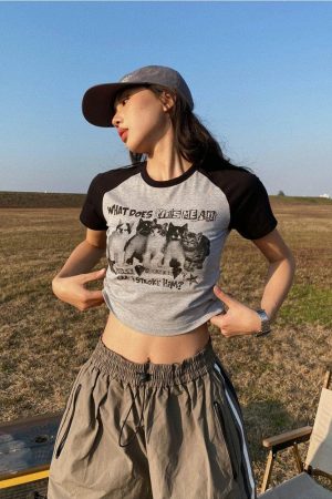 Hongkong December Outfit, Lazy Day Outfits - Kitty Print Crop Tee
