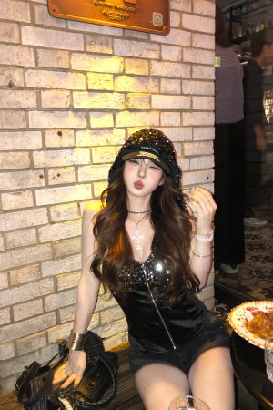 Hooded Spicy Girl Tank Top for Women - Slim Fit Summer Black Top with Beautiful Back Design - Y2K American Style Fashion