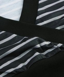 How To Style Wide Leg Jeans, Mode Inspiration - Grunge Striped Wrap Crop Top