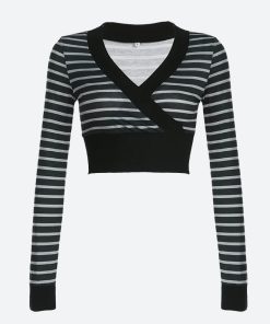 How To Style Wide Leg Jeans, Mode Inspiration - Grunge Striped Wrap Crop Top