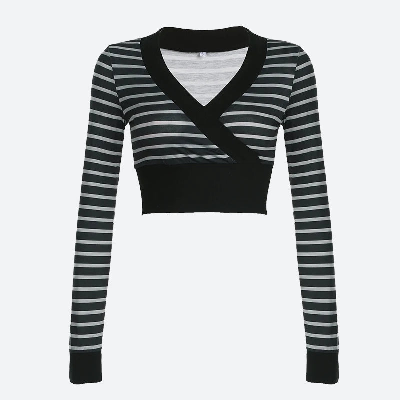 How To Style Wide Leg Jeans, Mode Inspiration - Grunge Striped Wrap Crop Top How To Style Wide Leg Jeans, Mode Inspiration - Grunge Striped Wrap Crop Top