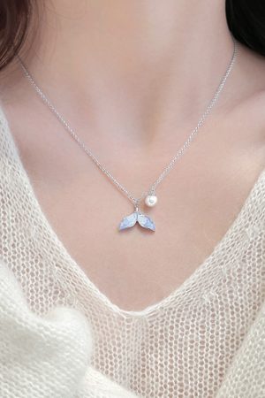 Ice Blue Fish Tail Pearl Necklace for Women - Heart Design Clavicle Chain, Versatile Summer Vacation Accessory 2025