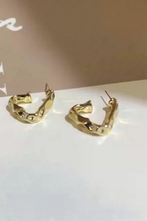 Irregular Hammered Diamond-Studded Earrings for Women - Niche Design Elegant Studs, High-End Fashion Accessories