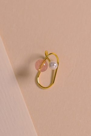 Jade Strawberry Crystal Pearl Ear Cuffs, High-End No-Hole Clip Earrings, Unique Jade Stone Accessories for Women