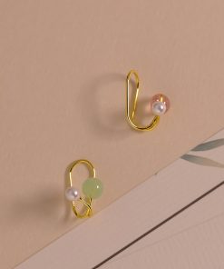 Jade Strawberry Crystal Pearl Ear Cuffs, High-End No-Hole Clip Earrings, Unique Jade Stone Accessories for Women