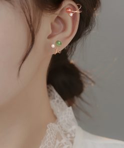 Jade Strawberry Crystal Pearl Ear Cuffs, High-End No-Hole Clip Earrings, Unique Jade Stone Accessories for Women