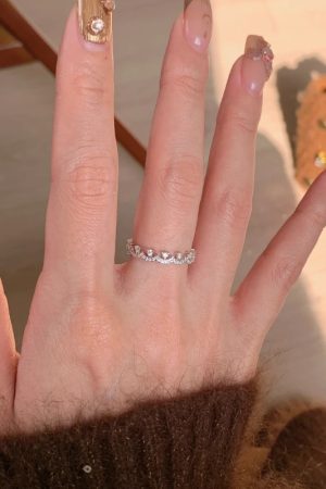 Japanese and Korean Style Lace Hollow Five-Petal Flower Ring for Women - Adjustable, Simple, Versatile, Sweet Design