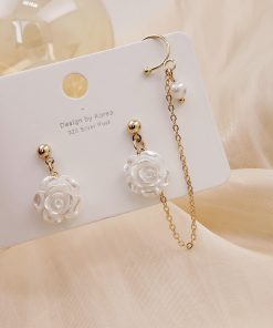 Japanese Korean Retro Light Luxury Rose Flower Pearl Stud Ear Cuff Earrings for Elegant Style