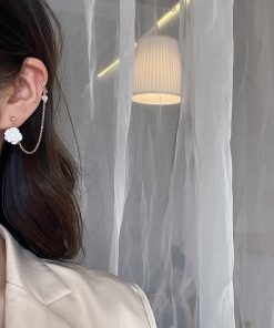 Japanese Korean Retro Light Luxury Rose Flower Pearl Stud Ear Cuff Earrings for Elegant Style