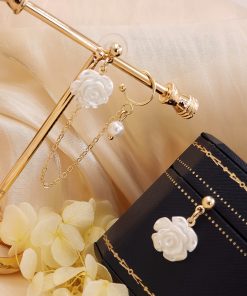Japanese Korean Retro Light Luxury Rose Flower Pearl Stud Ear Cuff Earrings for Elegant Style