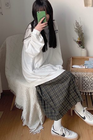 Japanese Retro Loose Round Neck Oversized Sweatshirt - Childlike Unisex Style, Cozy Terry Fabric, Perfect for Casual 90s Inspired Looks