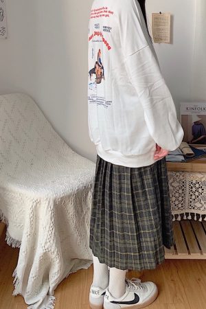 Japanese Retro Loose Round Neck Oversized Sweatshirt - Childlike Unisex Style, Cozy Terry Fabric, Perfect for Casual 90s Inspired Looks