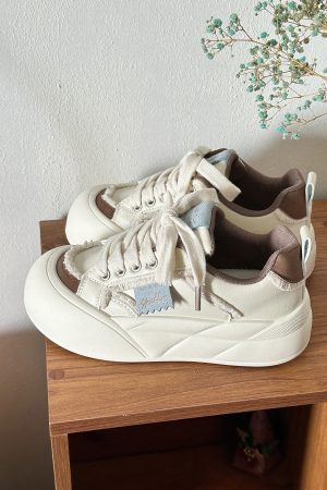 Japanese-Style Cute Big-Headed Bread Shoes for Women - 2025 Spring Versatile Thick-Soled Height-Increasing White Sneakers