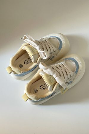 Japanese-Style Cute Big-Headed Bread Shoes for Women - 2025 Spring Versatile Thick-Soled Height-Increasing White Sneakers