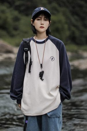 Japanese-Style Retro Color-Blocked Waffle Round-Neck Sweatshirt for Men and Women - Vintage Embroidered Casual Layer Top